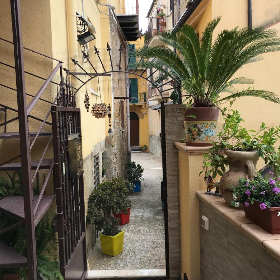 L'Elegante Dependance Del Barone Francesco Sala Apartment Agrigento Exterior foto